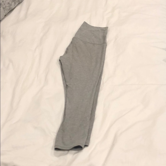 Lululemon wonder under crop - Picture 1 of 4